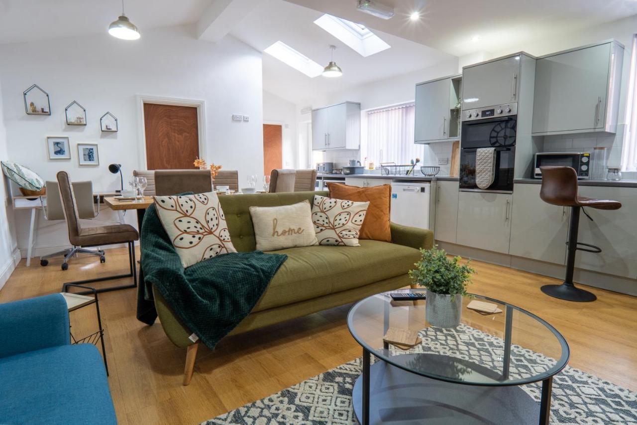Heartland House, 7 Spacious Bedrooms Sleeps 4 Plus, Near Nec, Jlr,Bhx برمنغهام المظهر الخارجي الصورة